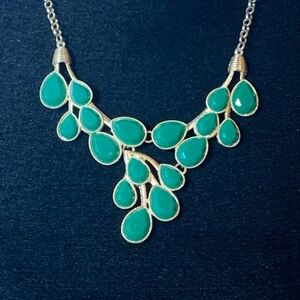 Elegant Vintage Green and Gold Teardrop Necklace Adjustable